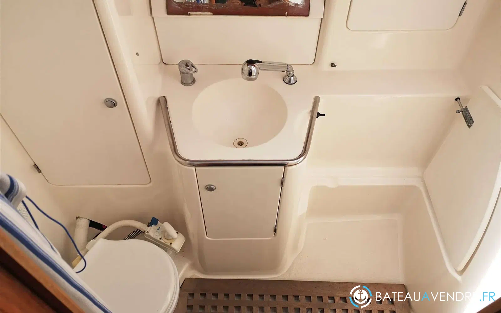 slider 12 Jeanneau Sun Odyssey 40