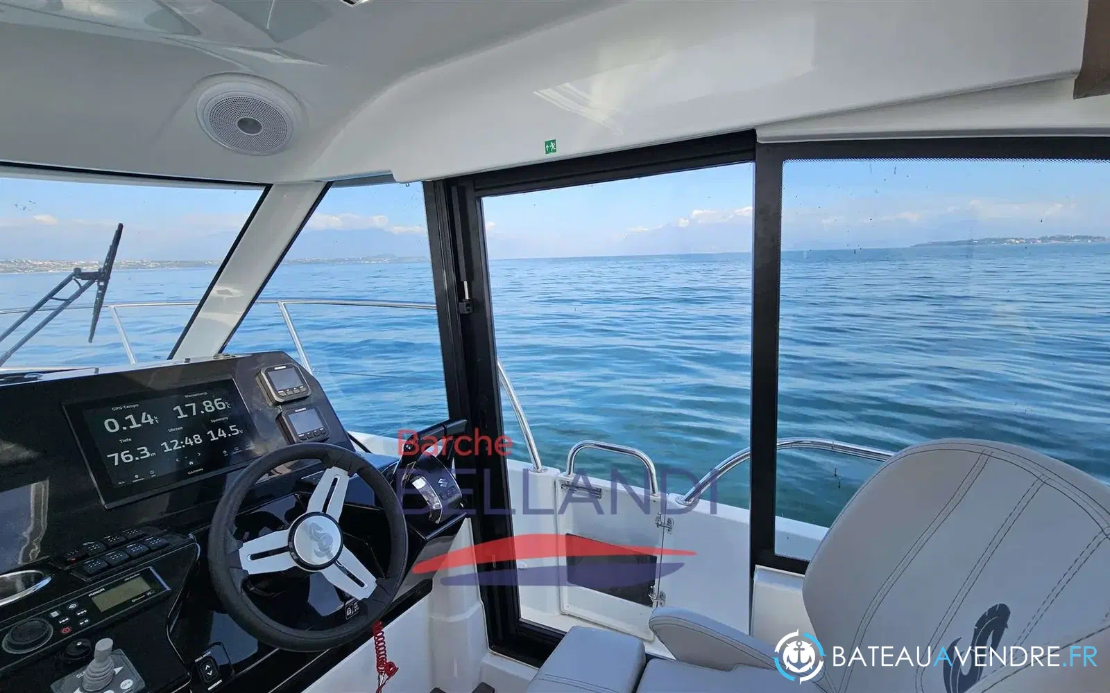 slider 10 Beneteau Antares 11