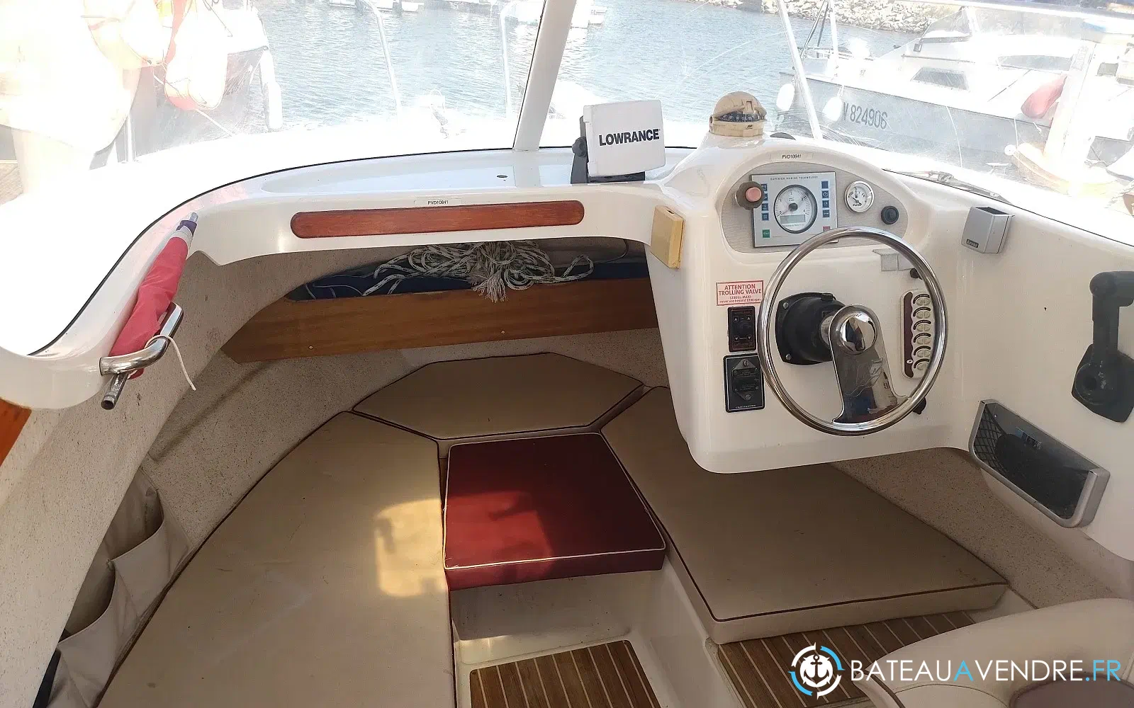 slider 12 Arvor 215