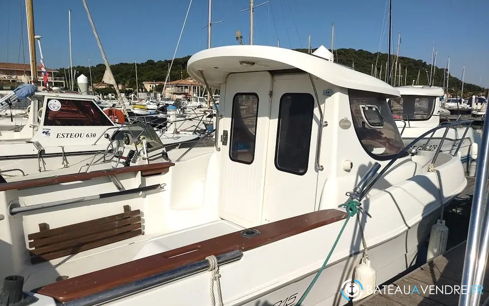 slider 8 Arvor 215