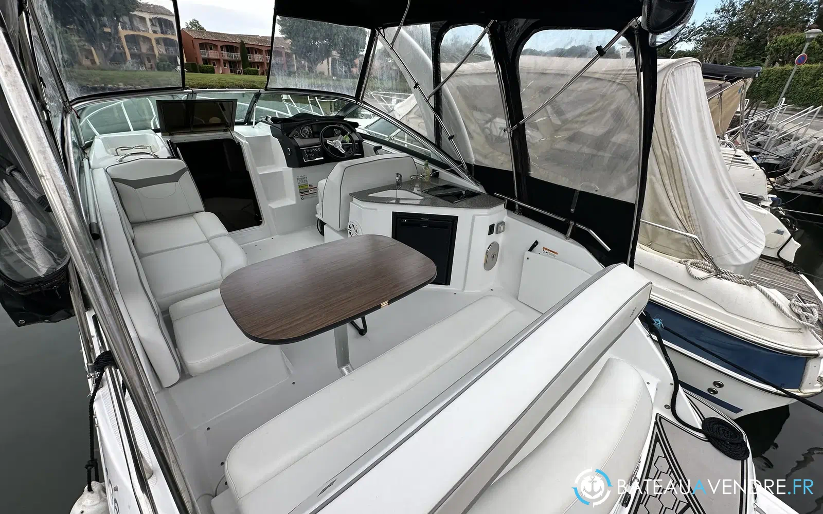 slider 13 Four Winns Vista 255