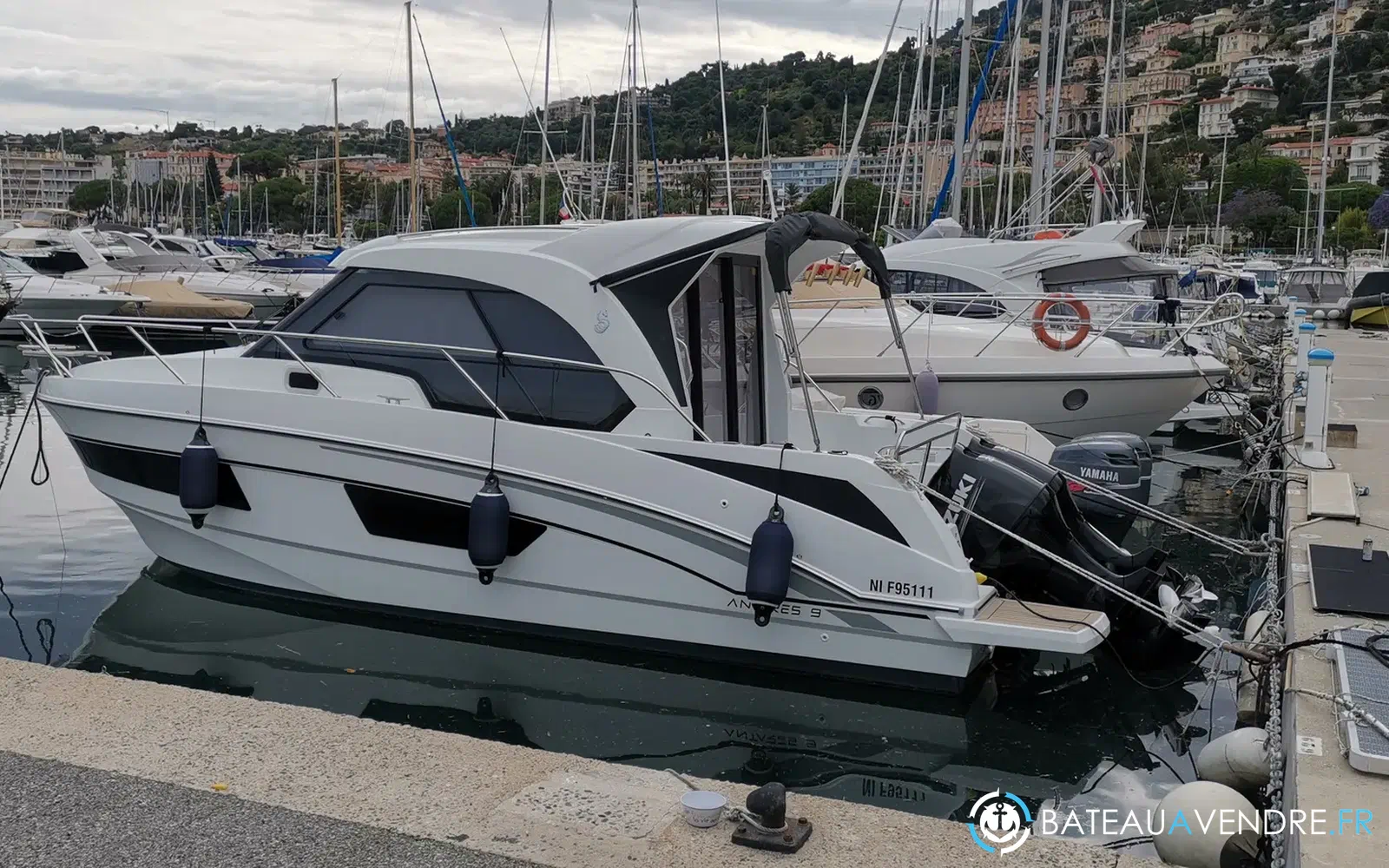 slider 2 Beneteau Antares 9 OB