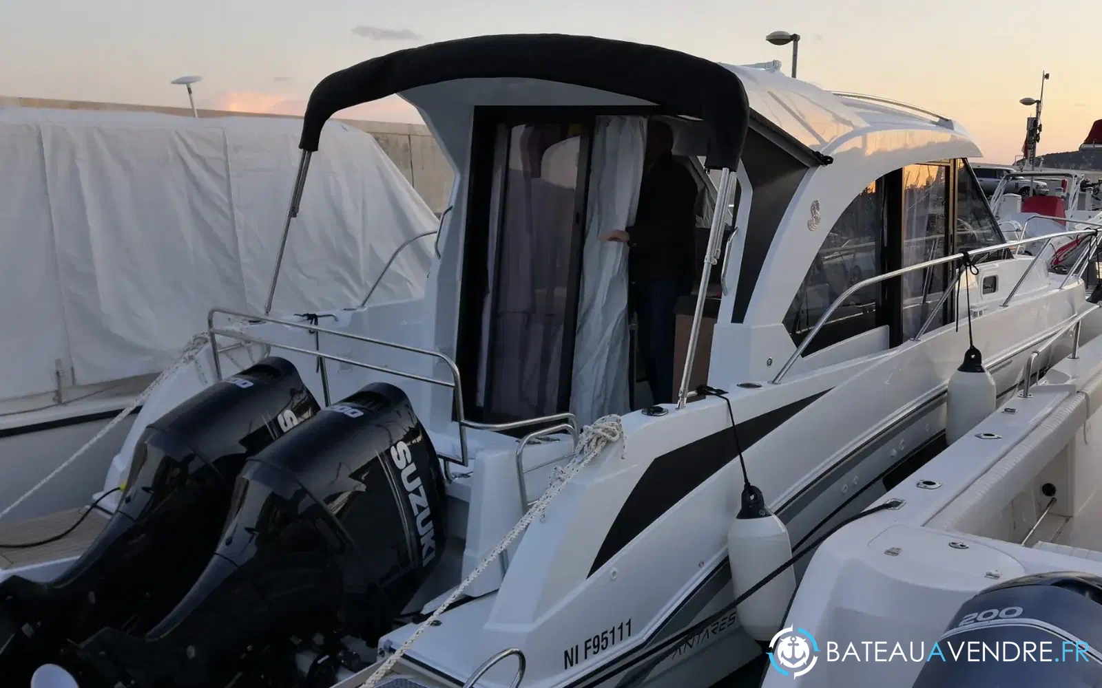 slider 3 Beneteau Antares 9 OB