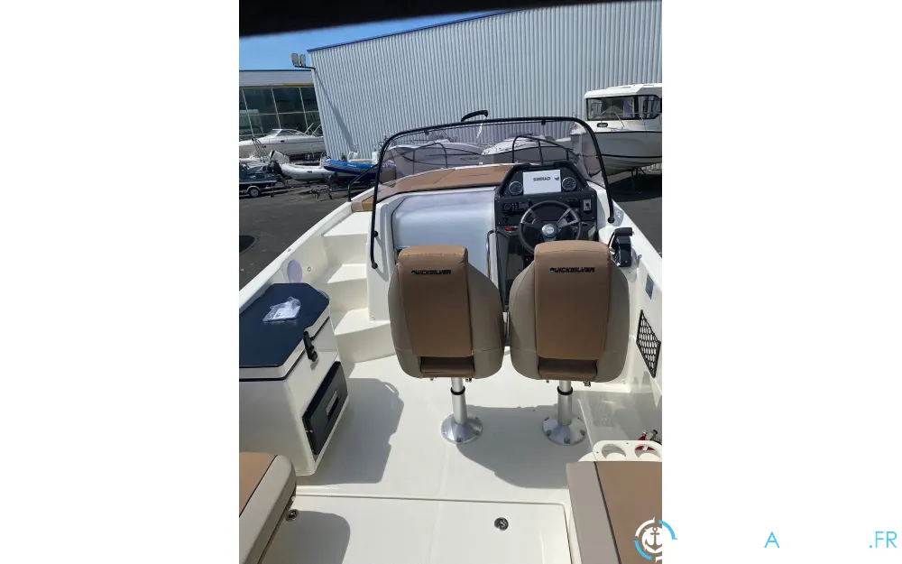 Quicksilver Activ 755 Sundeck  photo 4