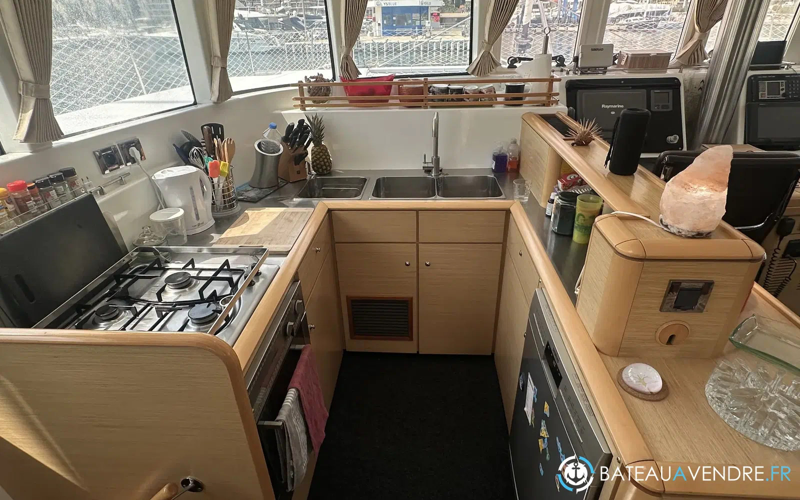 slider 33 Lagoon 500