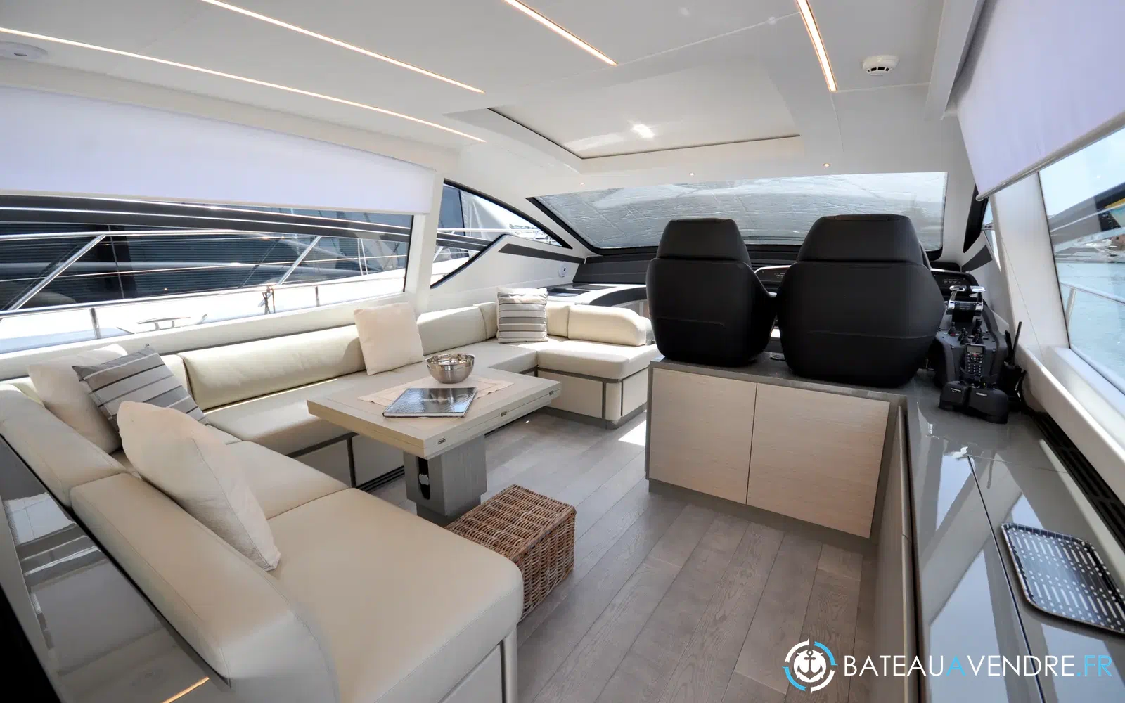 slider 10 Pershing 62