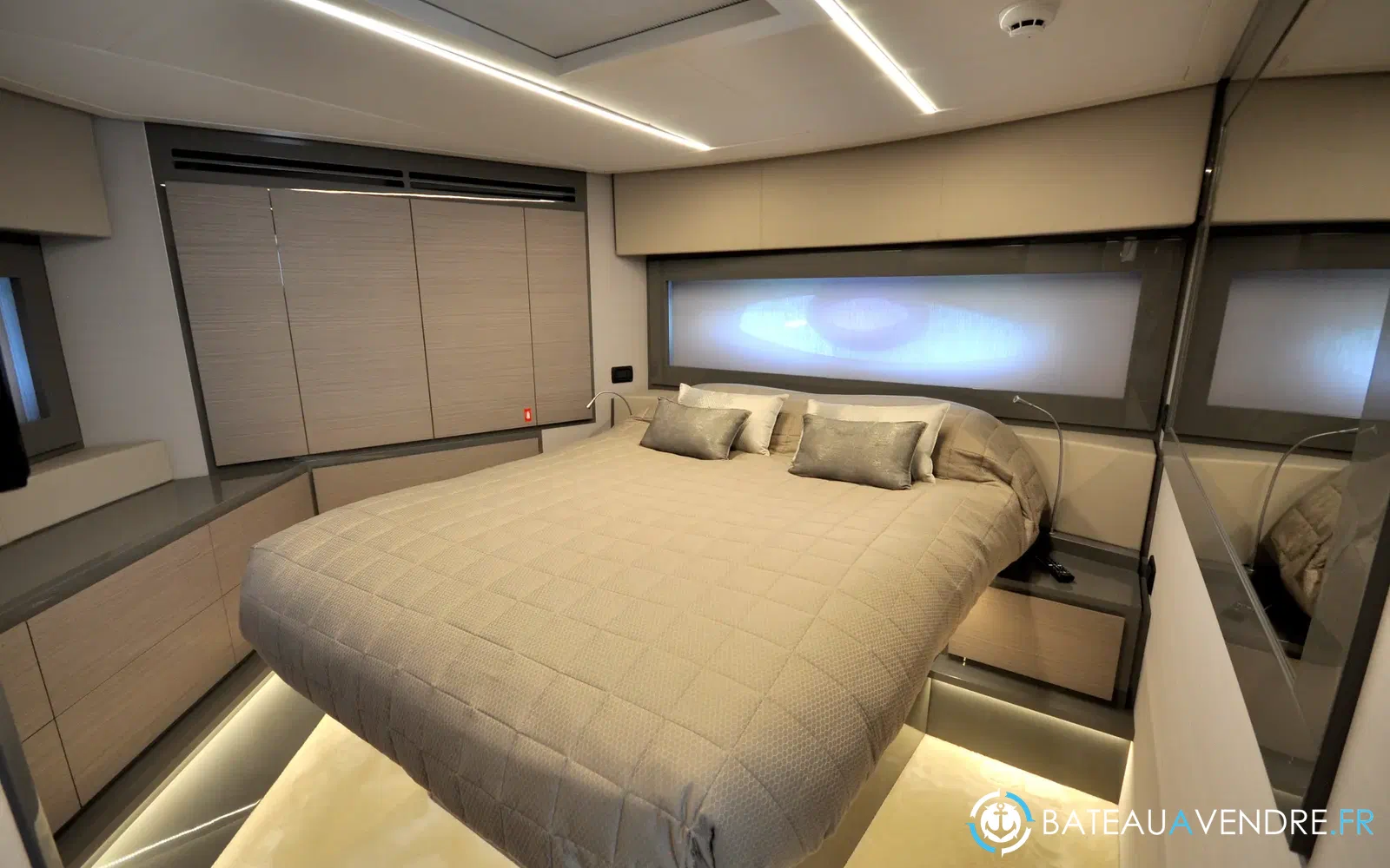 slider 18 Pershing 62