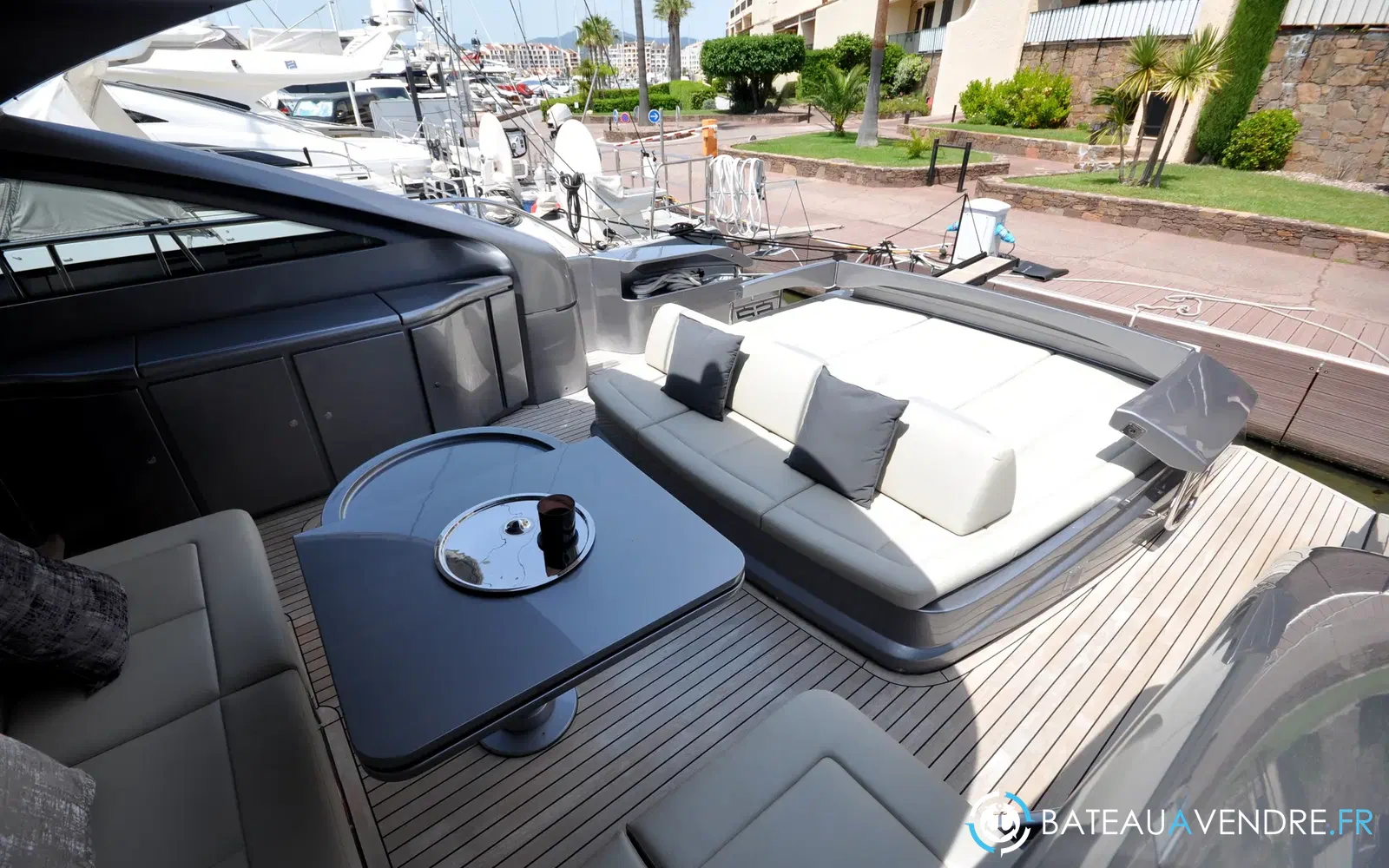 slider 8 Pershing 62