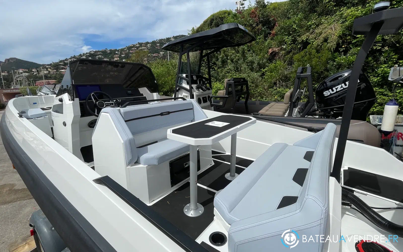 slider 1 Iron Boats 827