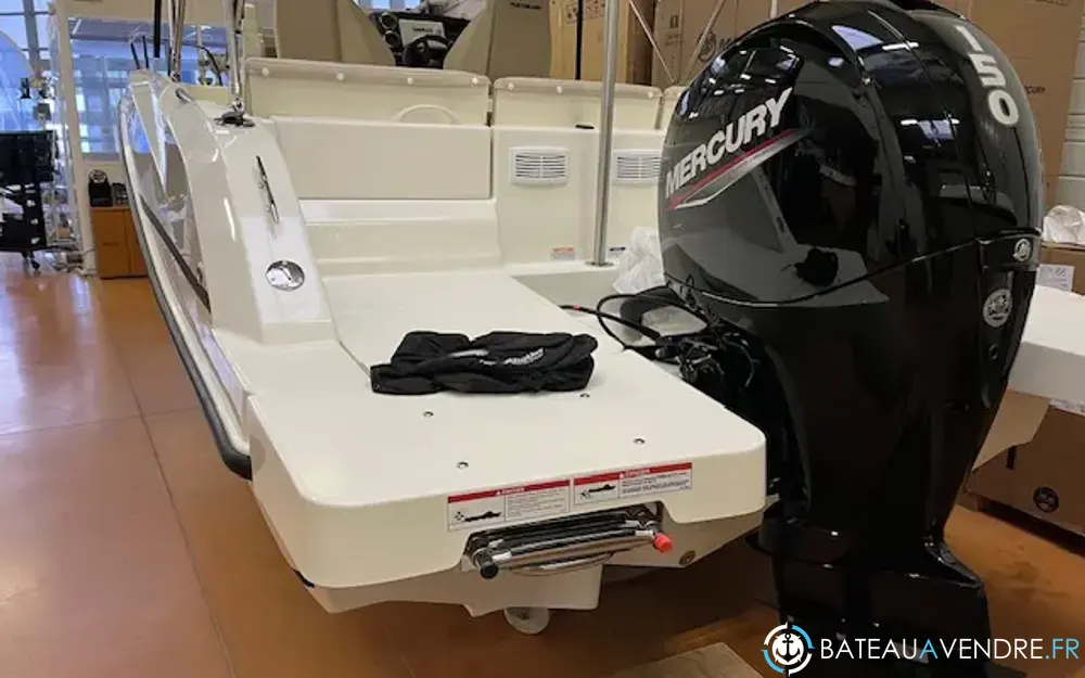 Quicksilver Activ 705 open  photo 4