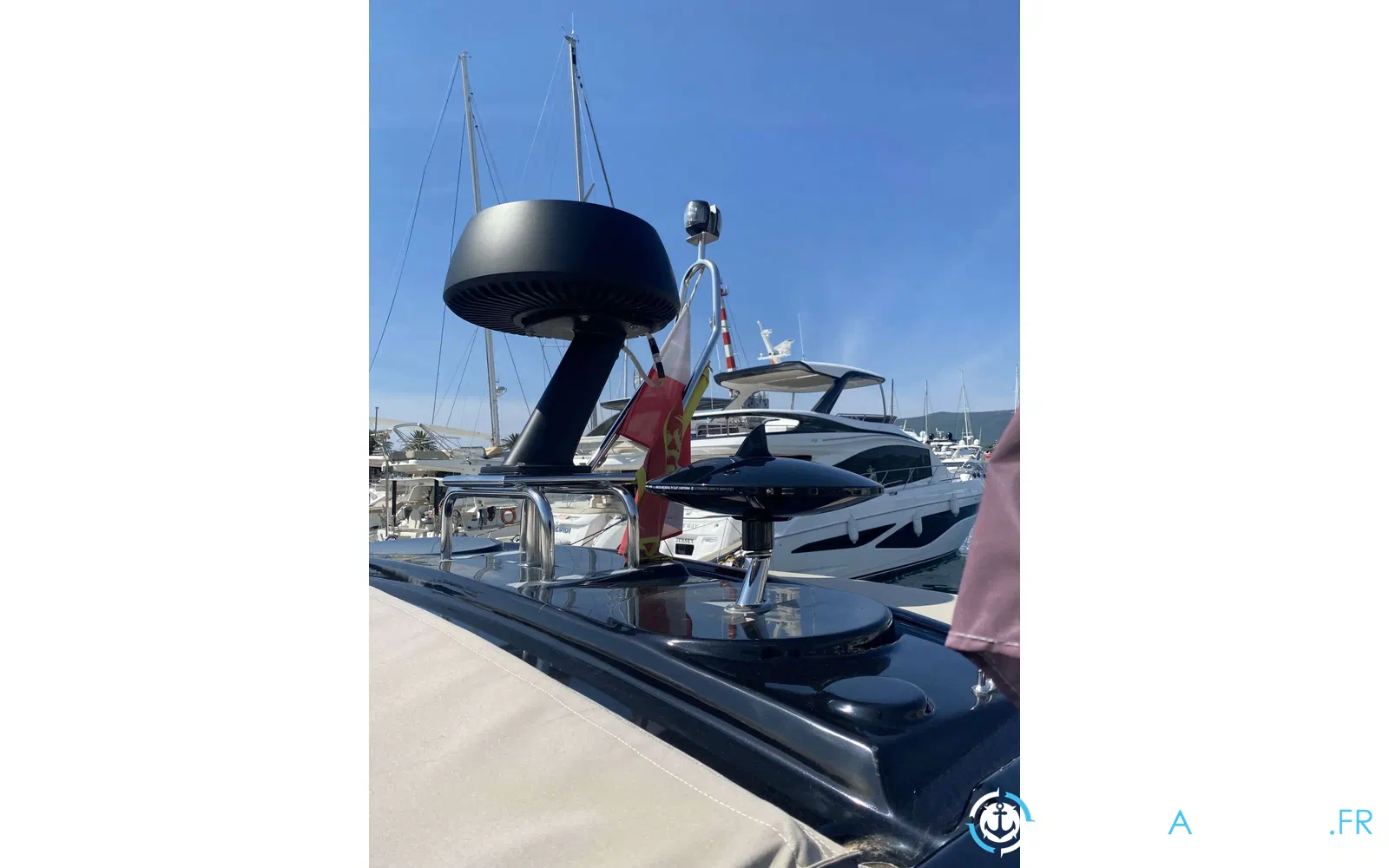 slider 10 Cranchi M 44 Hard Top