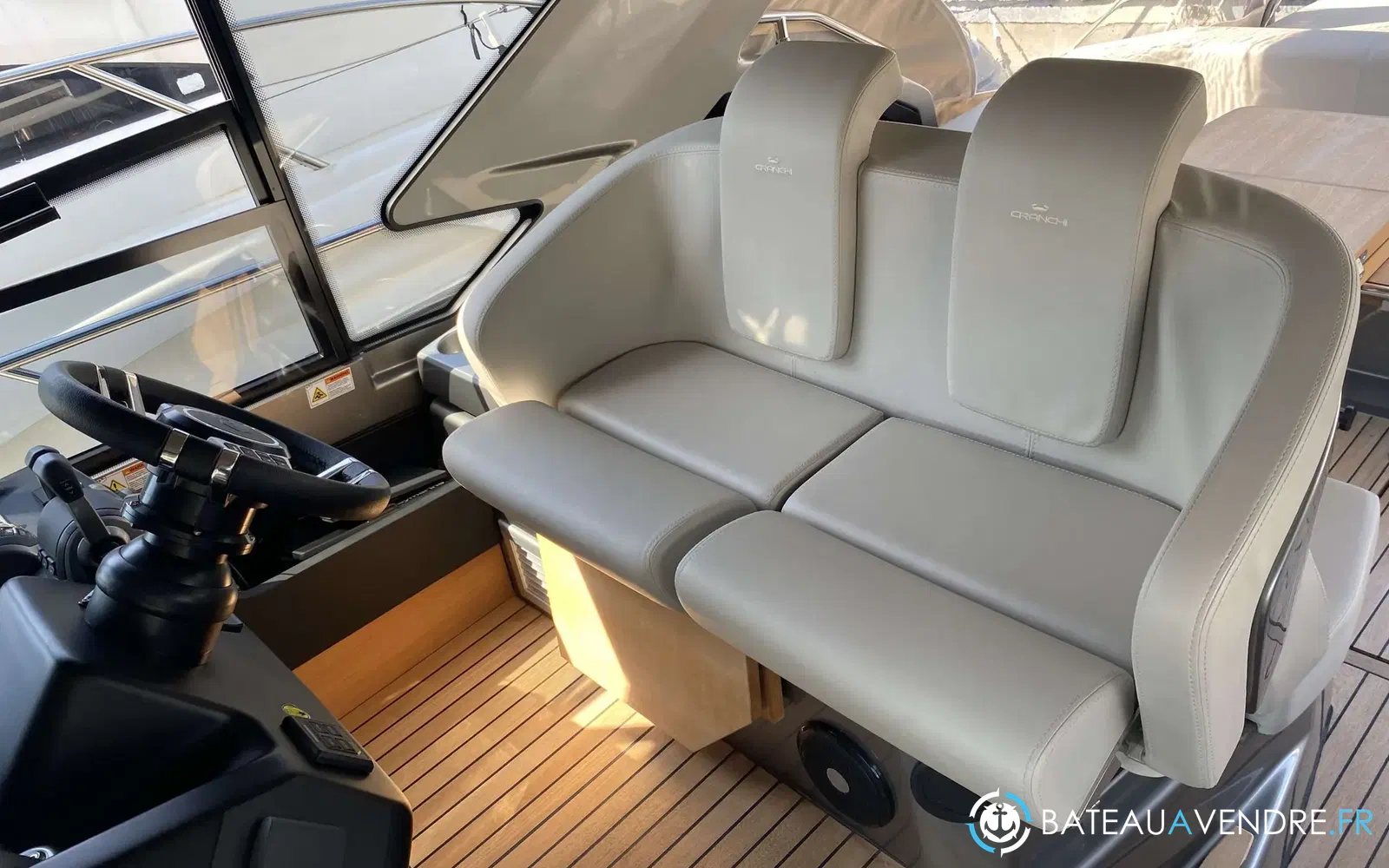 slider 11 Cranchi M 44 Hard Top