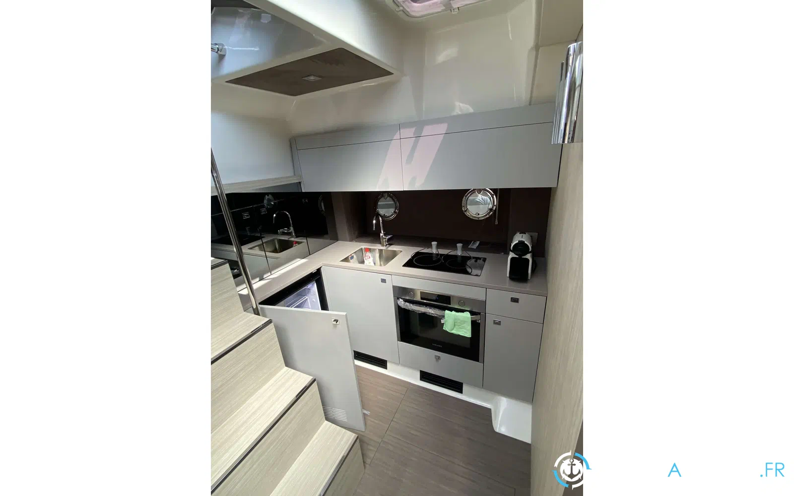 slider 17 Cranchi M 44 Hard Top