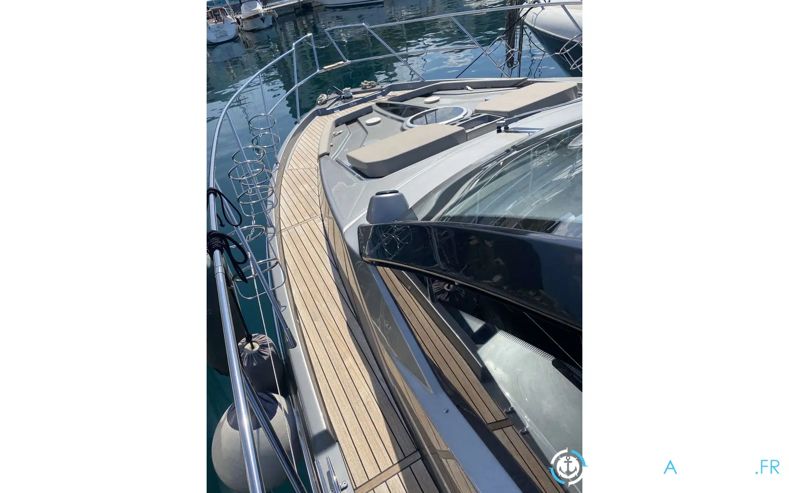 slider 8 Cranchi M 44 Hard Top