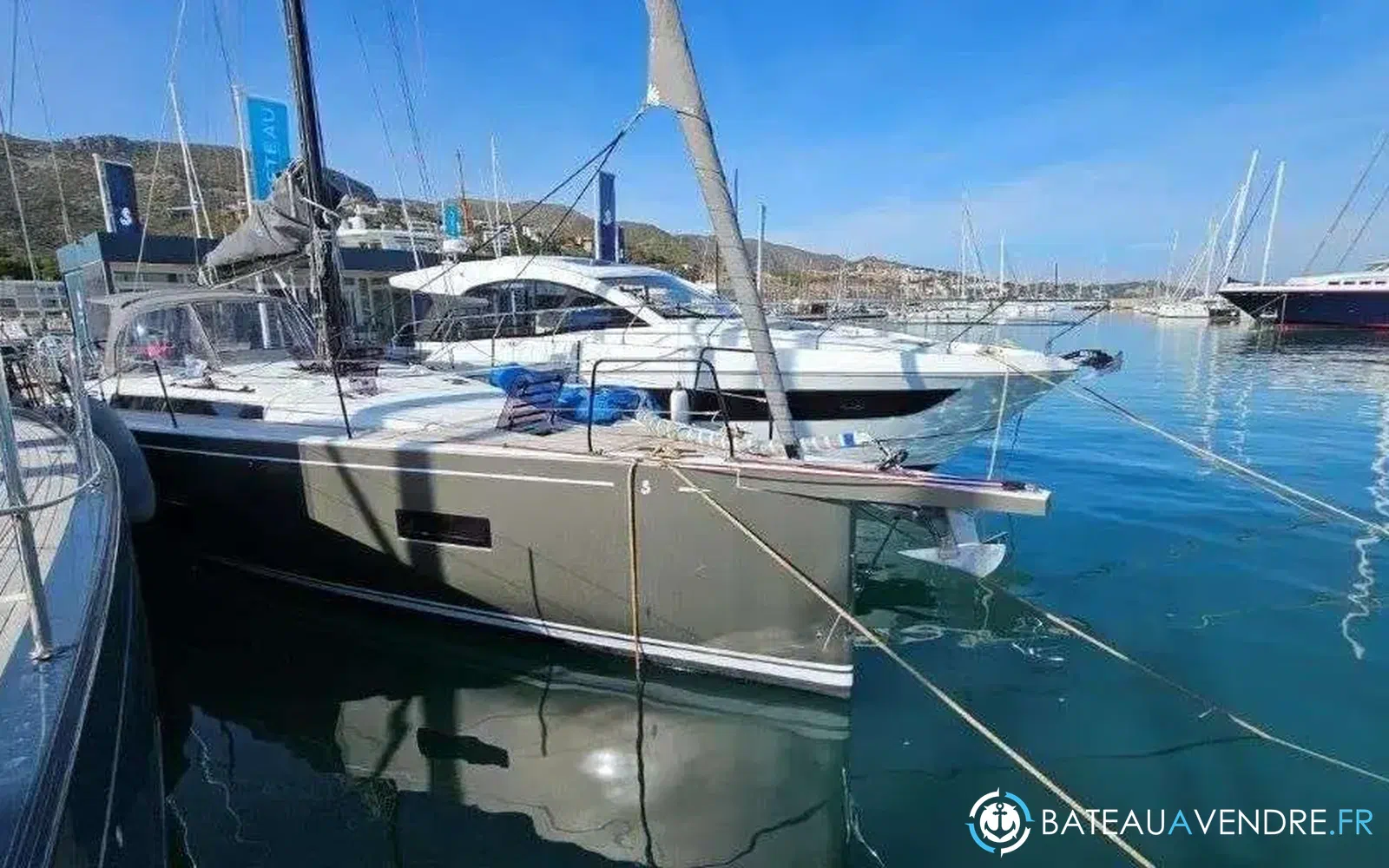 slider 7 Beneteau First 44