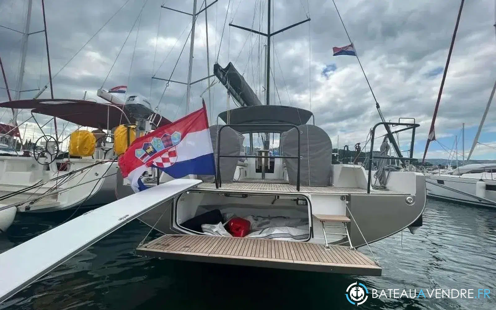 slider 8 Beneteau First 44