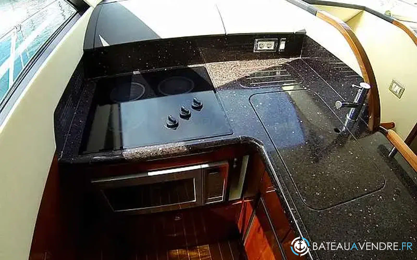 slider 32 Fairline Phantom 50