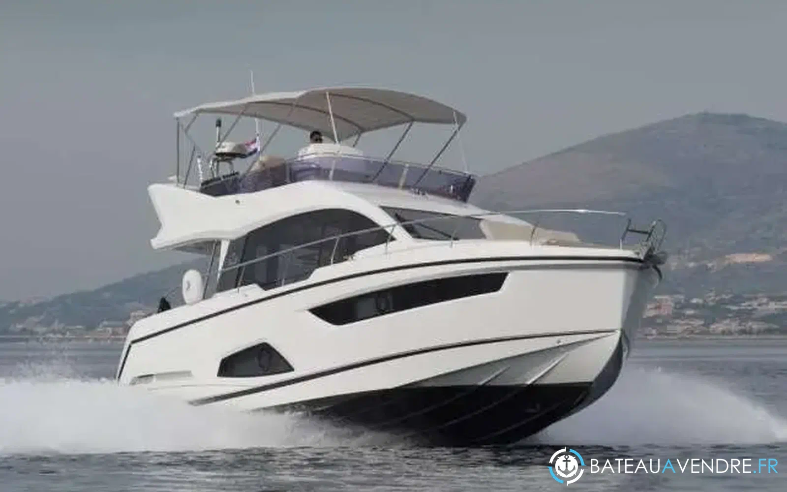 slider 10 Sealine F430