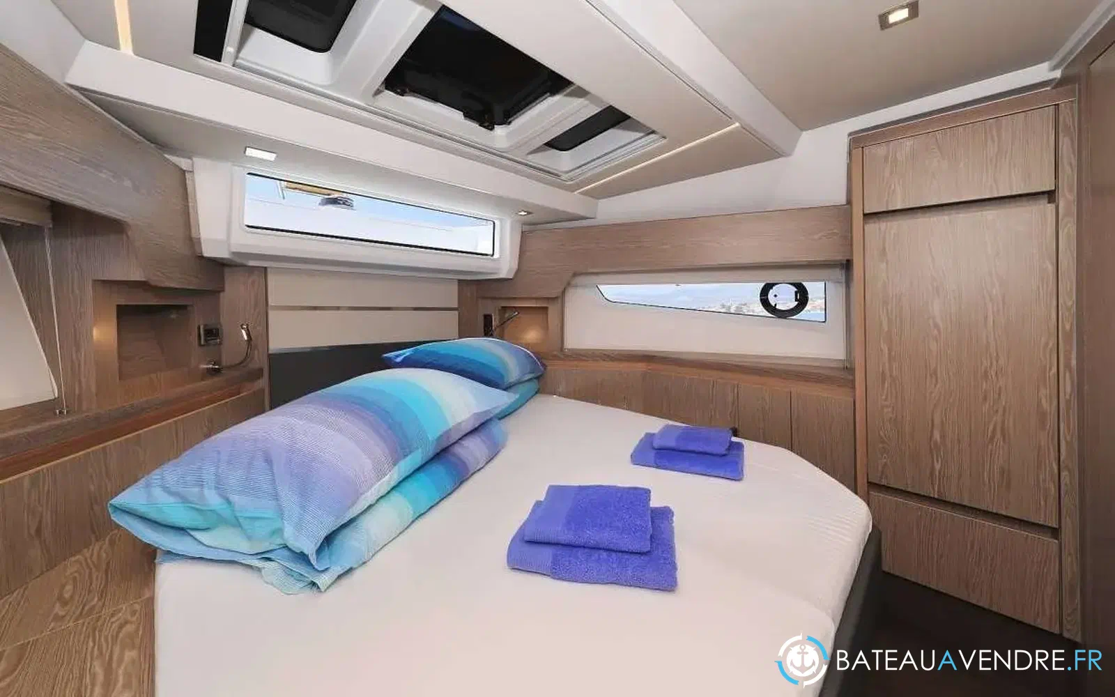 slider 18 Sealine F430