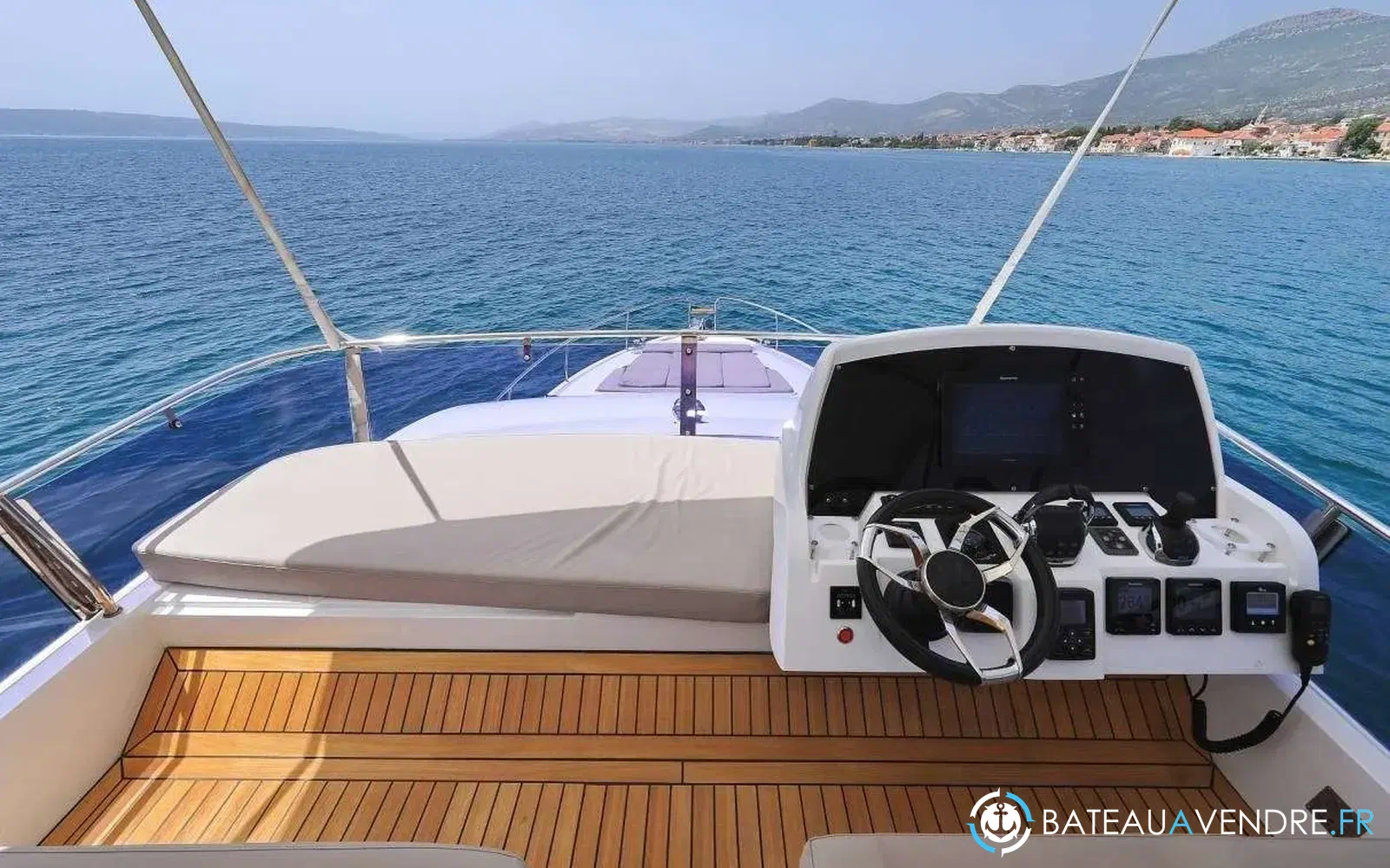 slider 1 Sealine F430