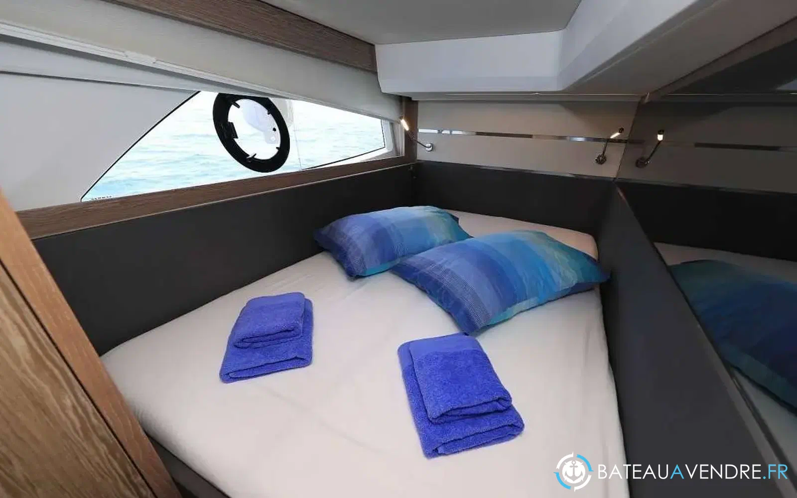 slider 7 Sealine F430