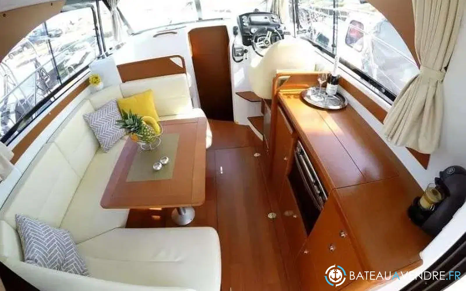slider 2 Beneteau Antares 30 Fly
