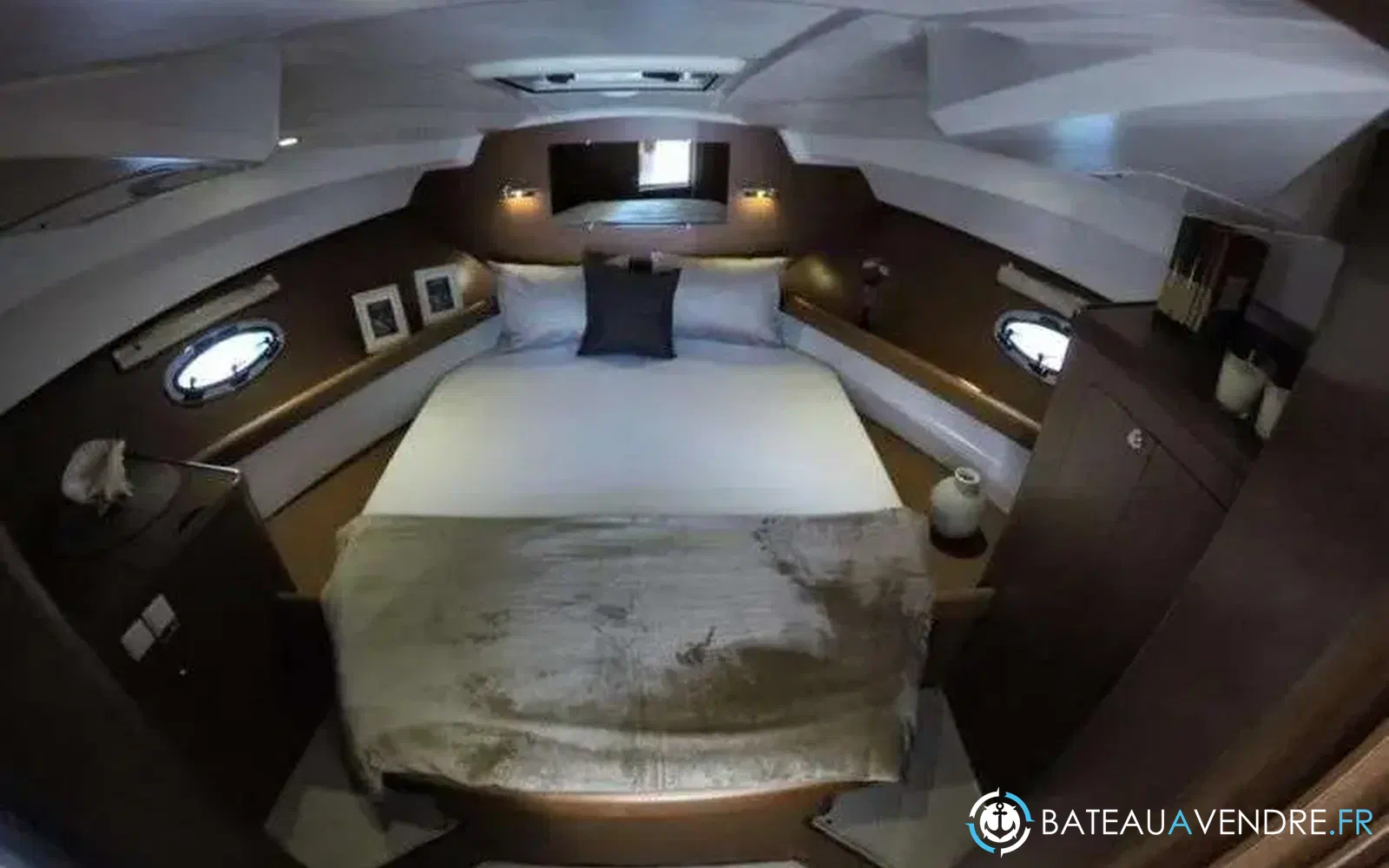 slider 4 Beneteau Antares 30 Fly