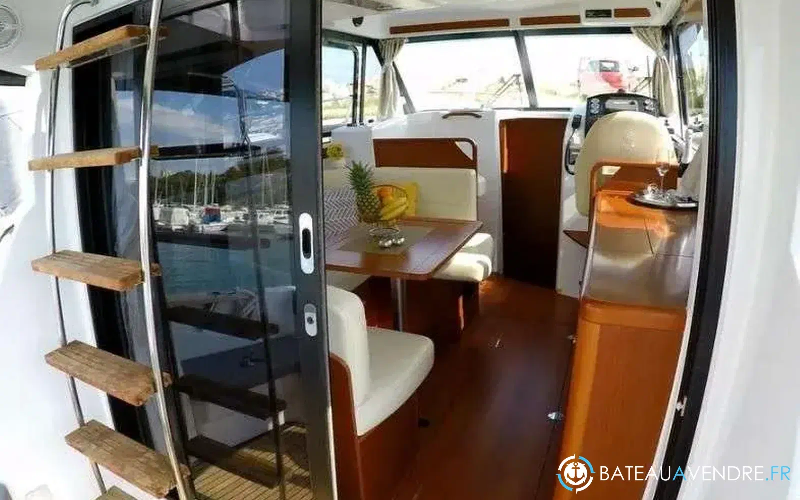 slider 5 Beneteau Antares 30 Fly
