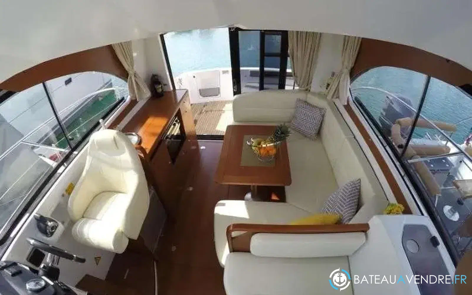 slider 6 Beneteau Antares 30 Fly