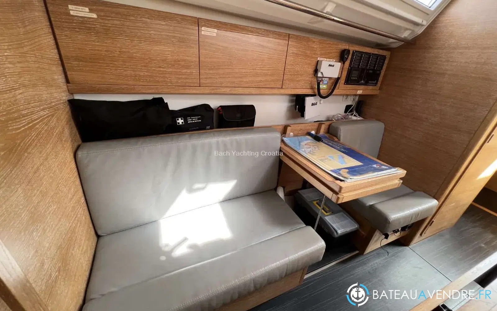 slider 19 Salona 380