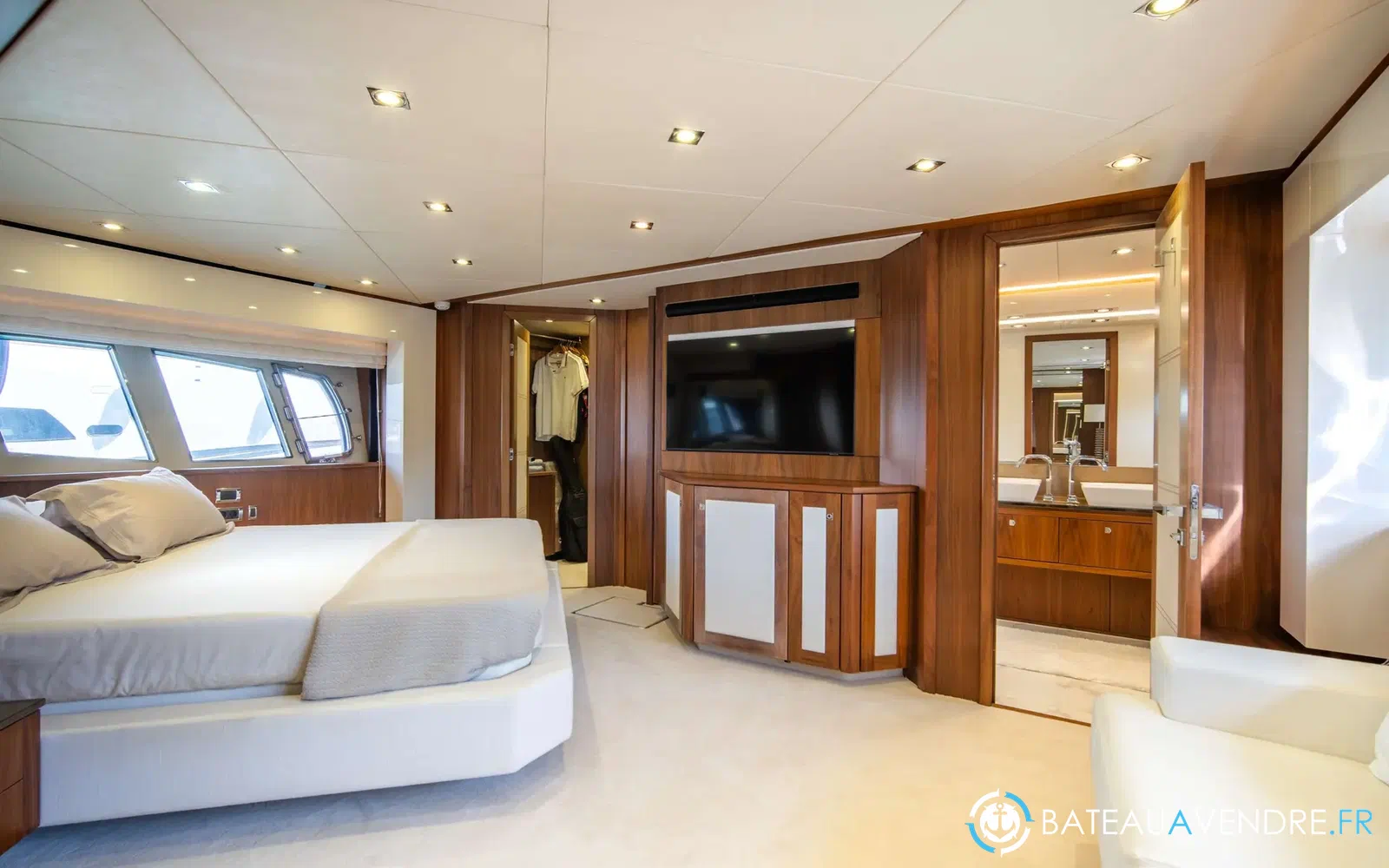slider 17 Sunseeker Predator 92