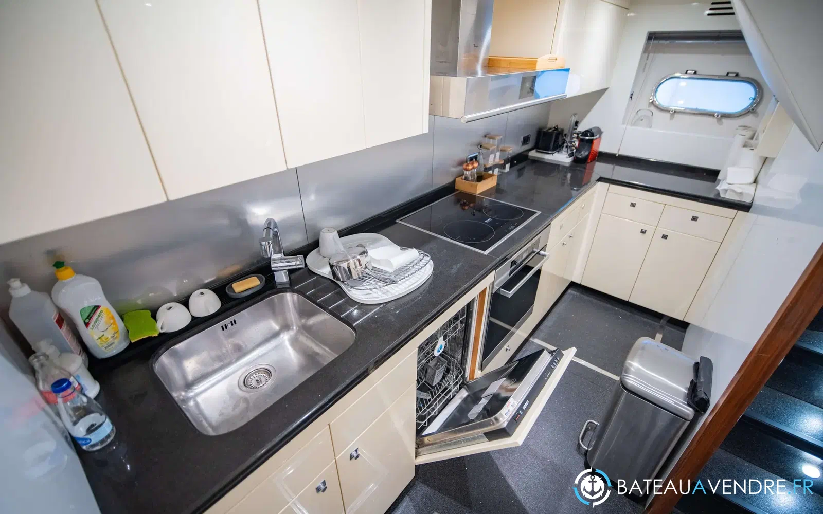 slider 26 Sunseeker Predator 92