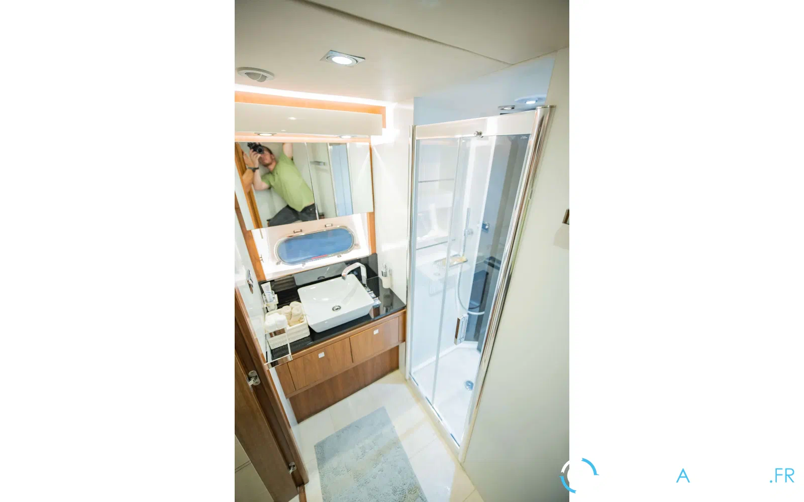 slider 3 Sunseeker Predator 92