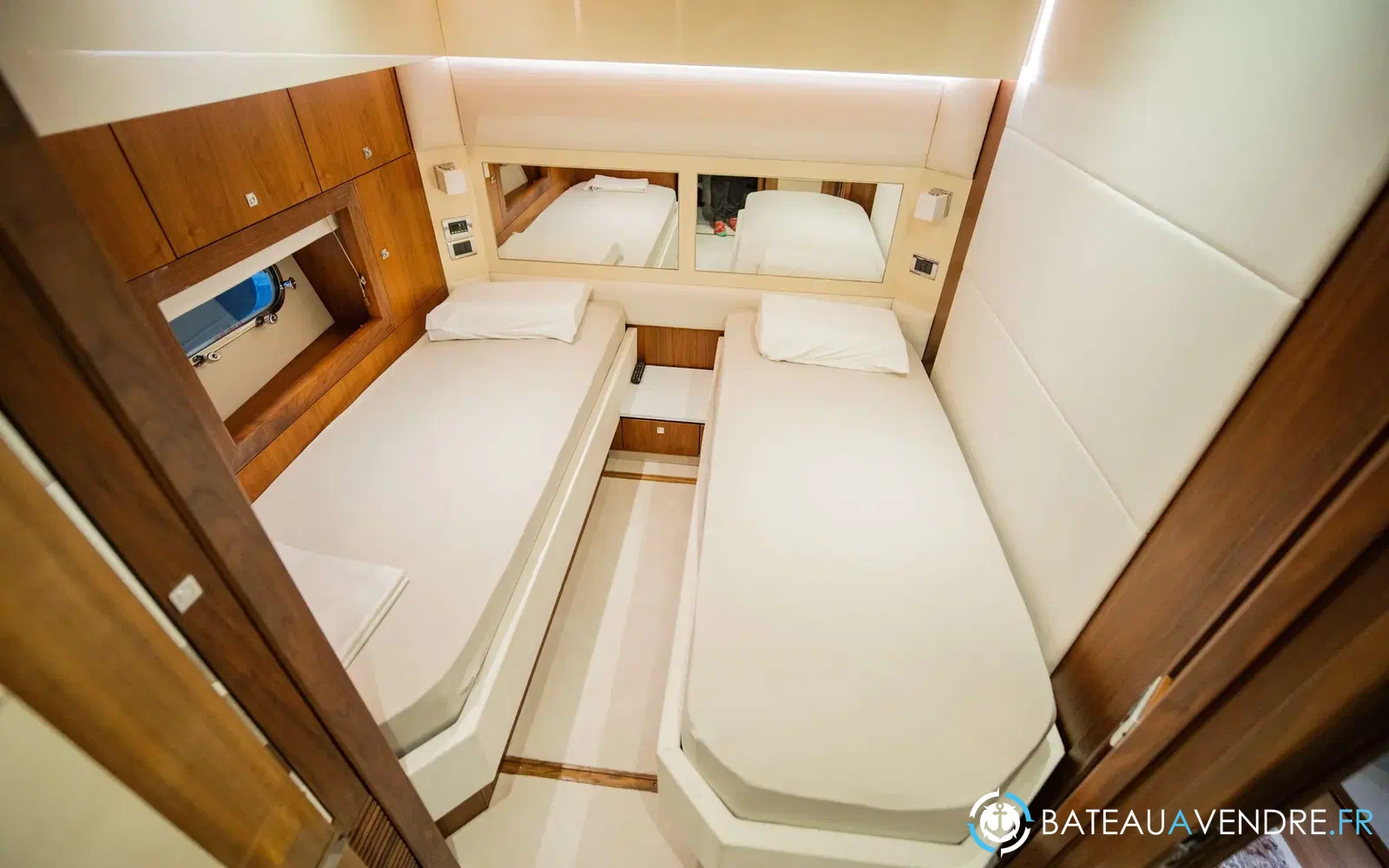slider 6 Sunseeker Predator 92