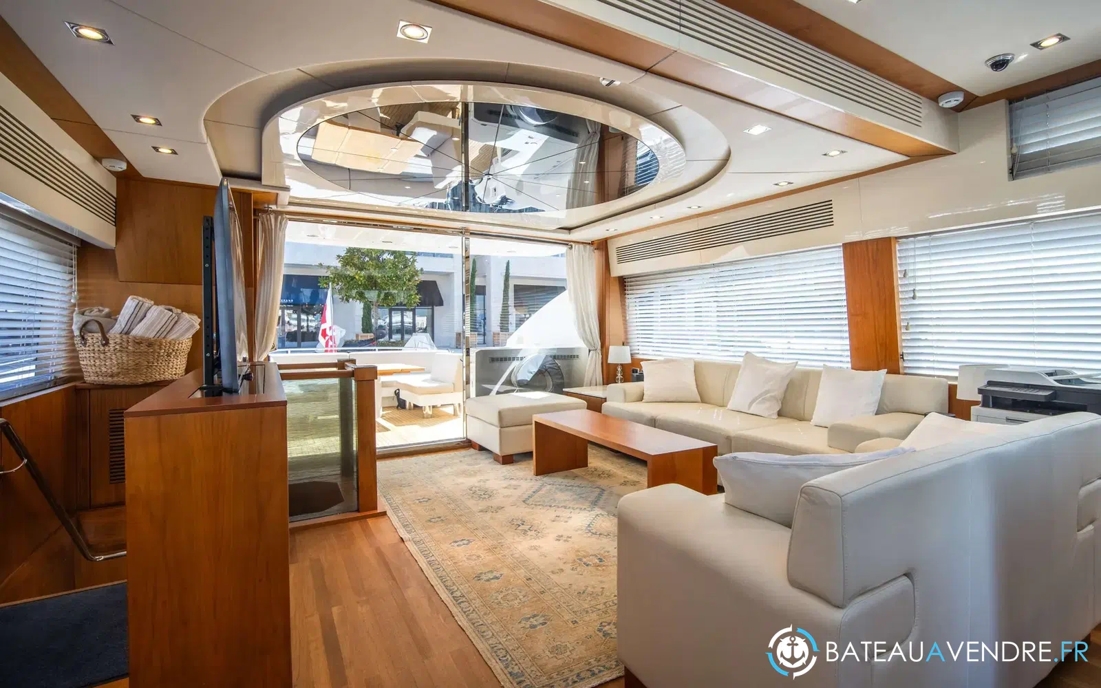 slider 8 Sunseeker Predator 92