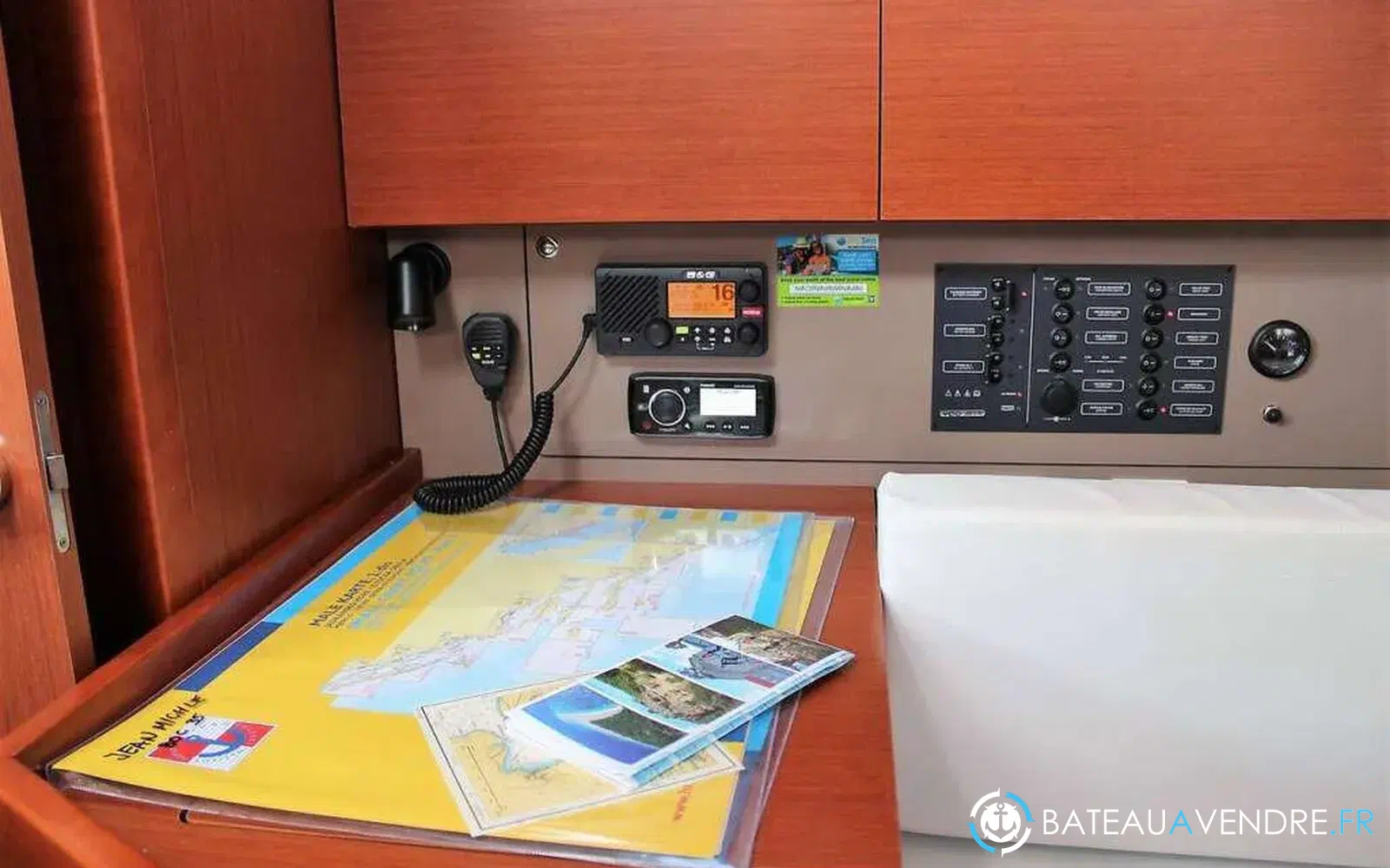 slider 4 Beneteau Oceanis 35