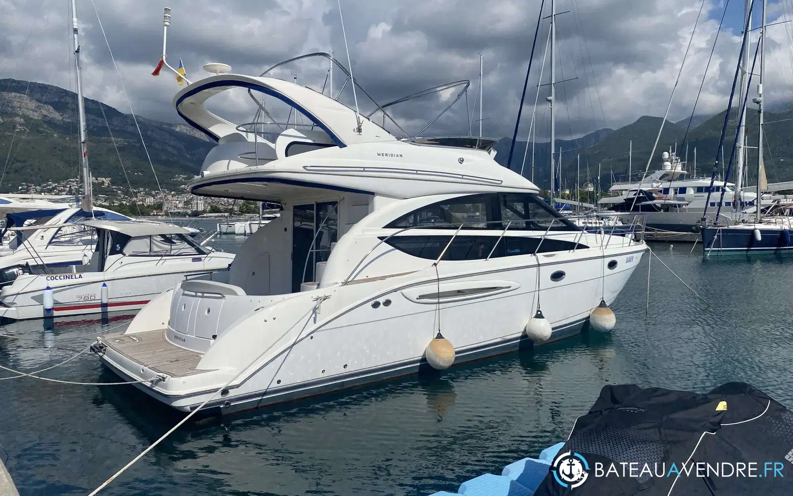 slider 0 Meridian Yacht Sedan 391