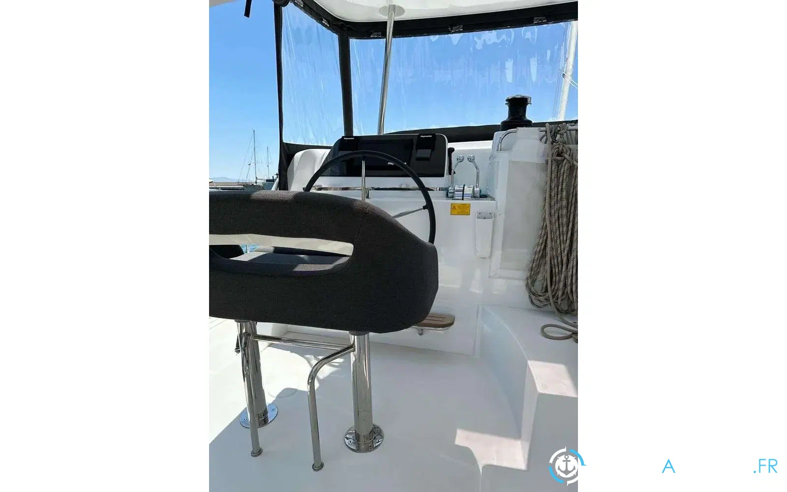 slider 1 Lagoon 42