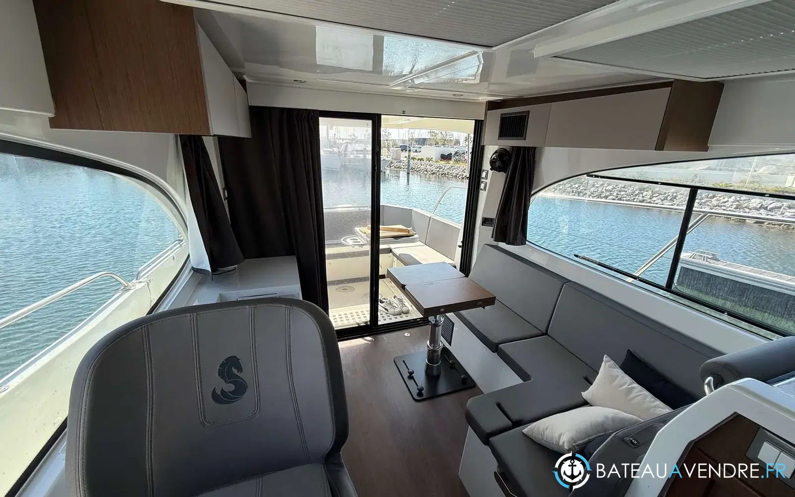 slider 5 Beneteau Antares 11