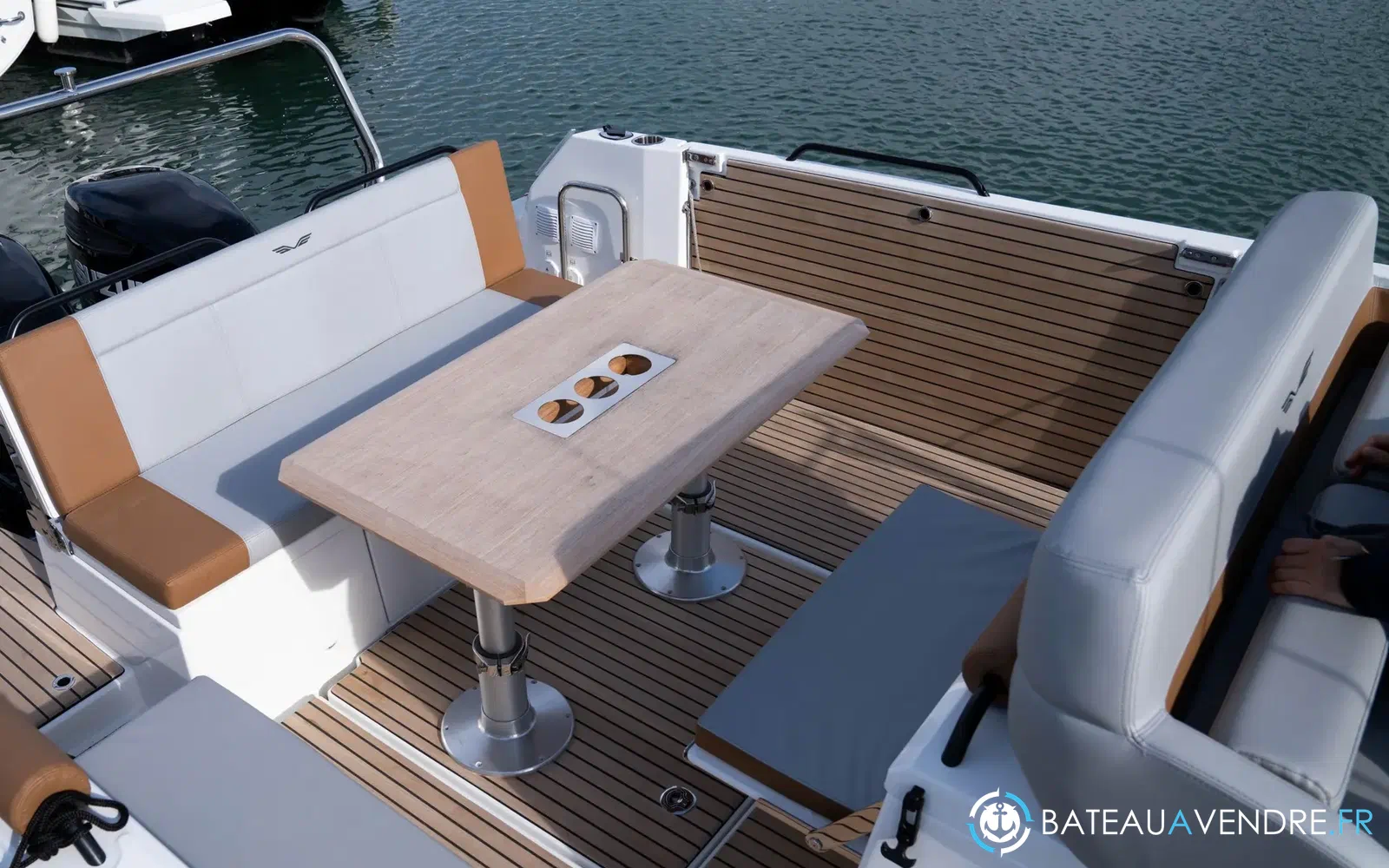 slider 18 Beneteau Flyer 9 Spacedeck