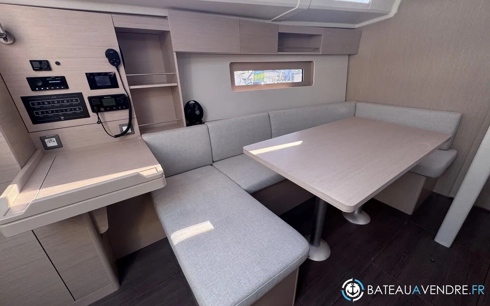 slider 4 Beneteau Oceanis 37.1