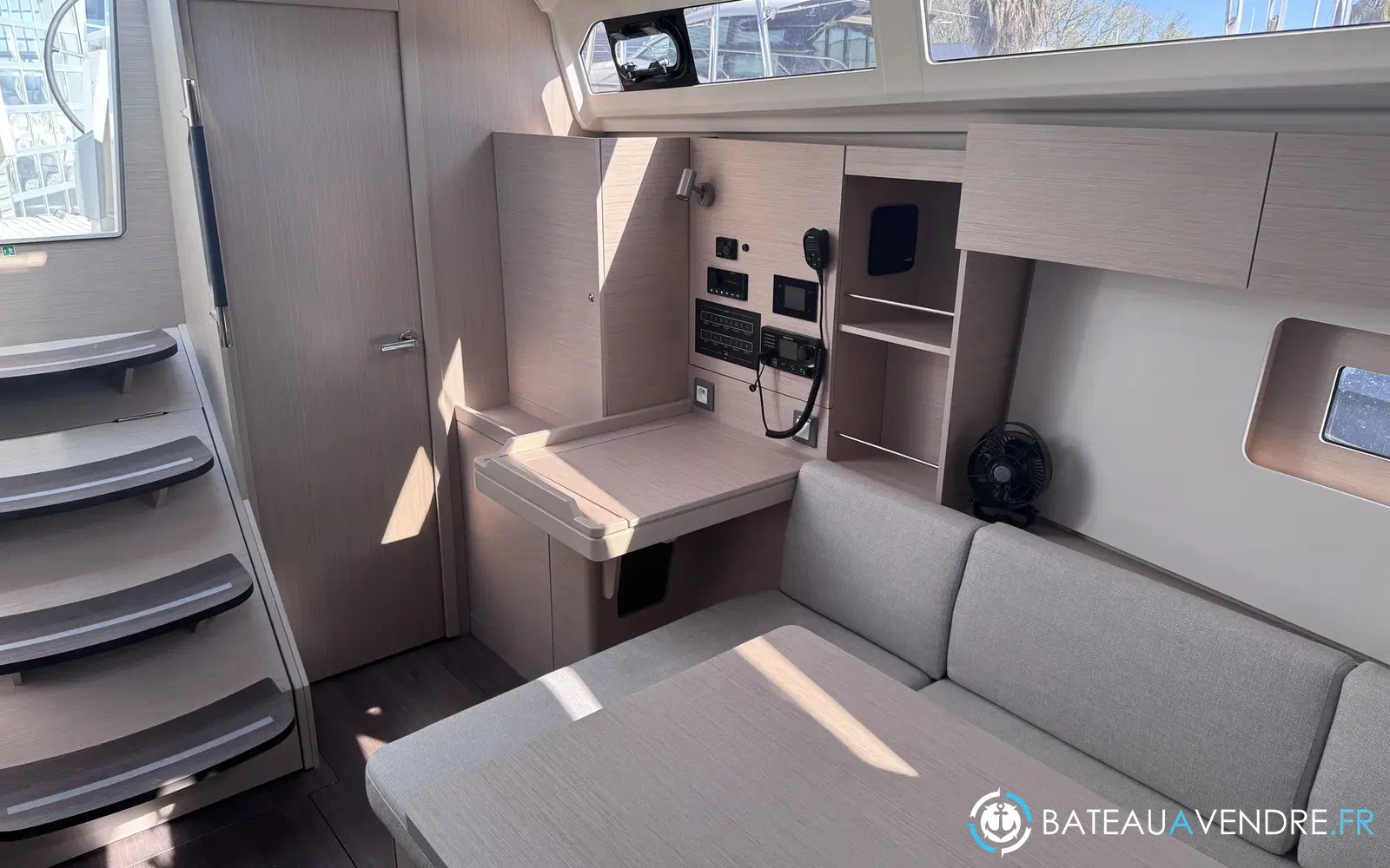 slider 5 Beneteau Oceanis 37.1