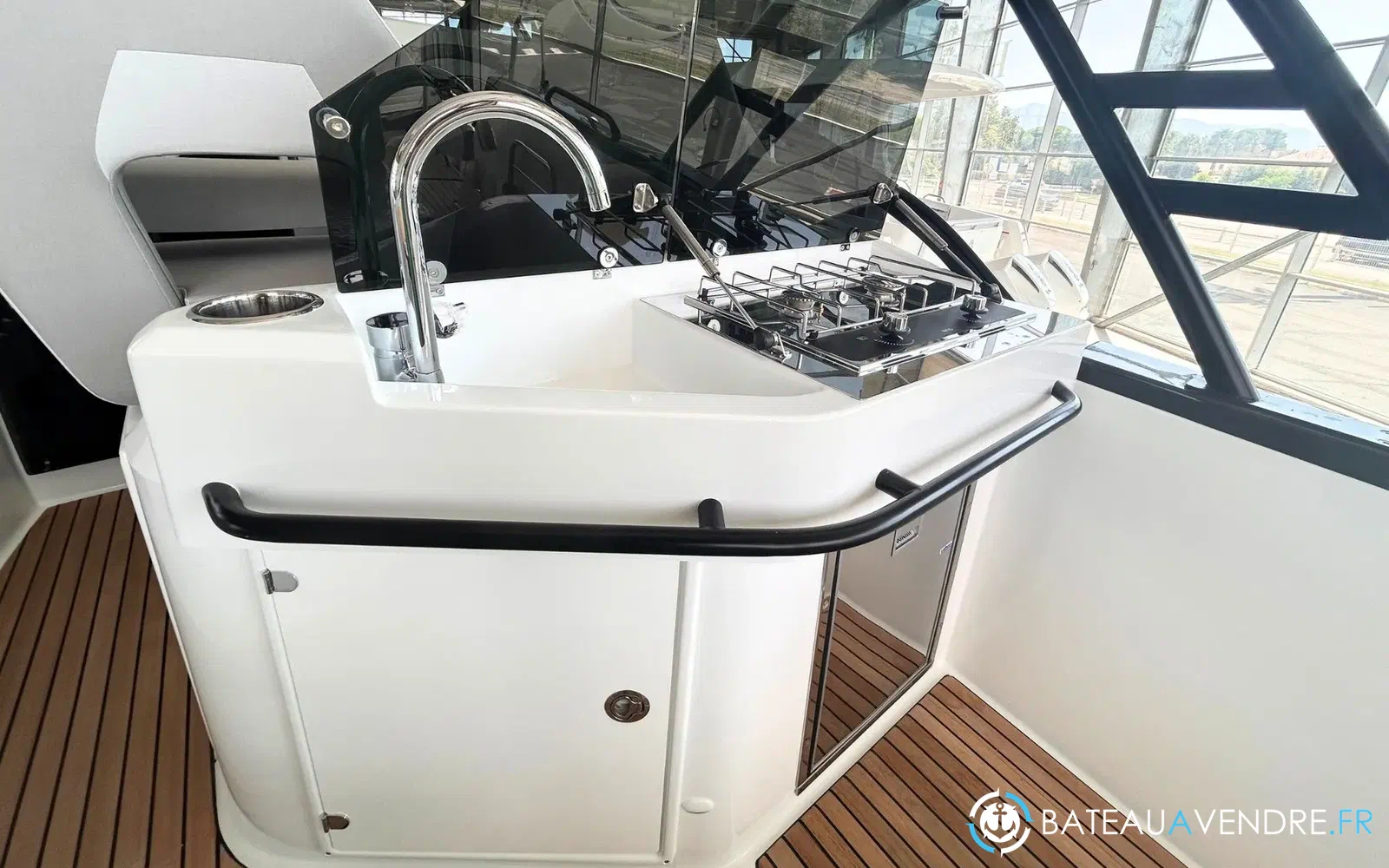 slider 9 Beneteau Flyer 10