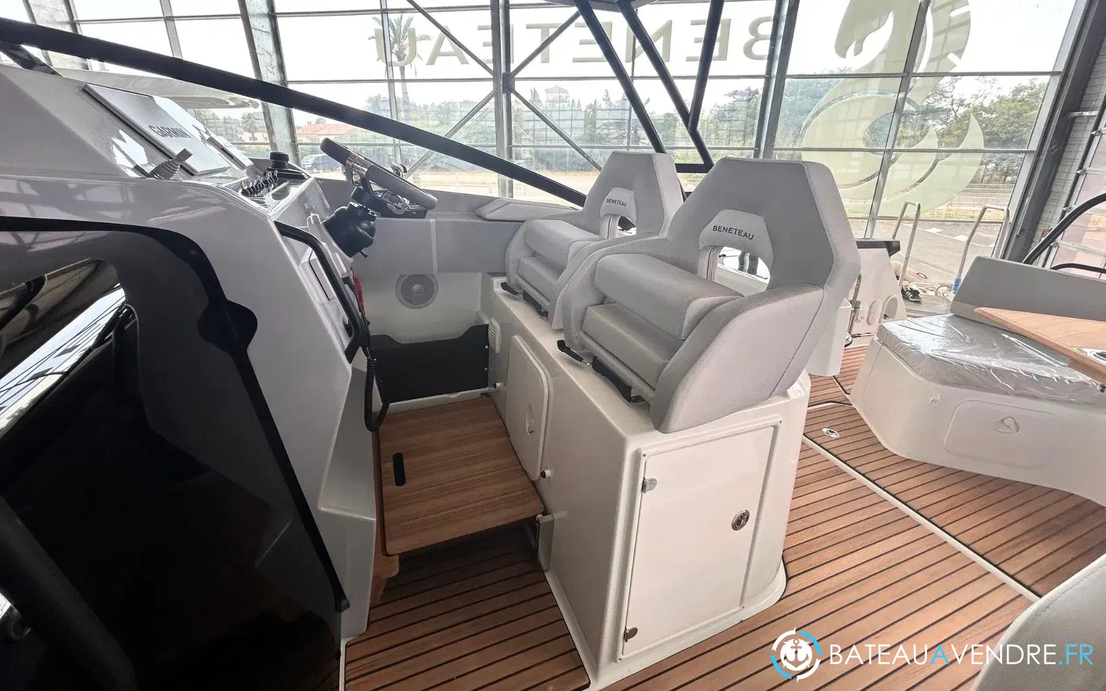 slider 11 Beneteau Flyer 10