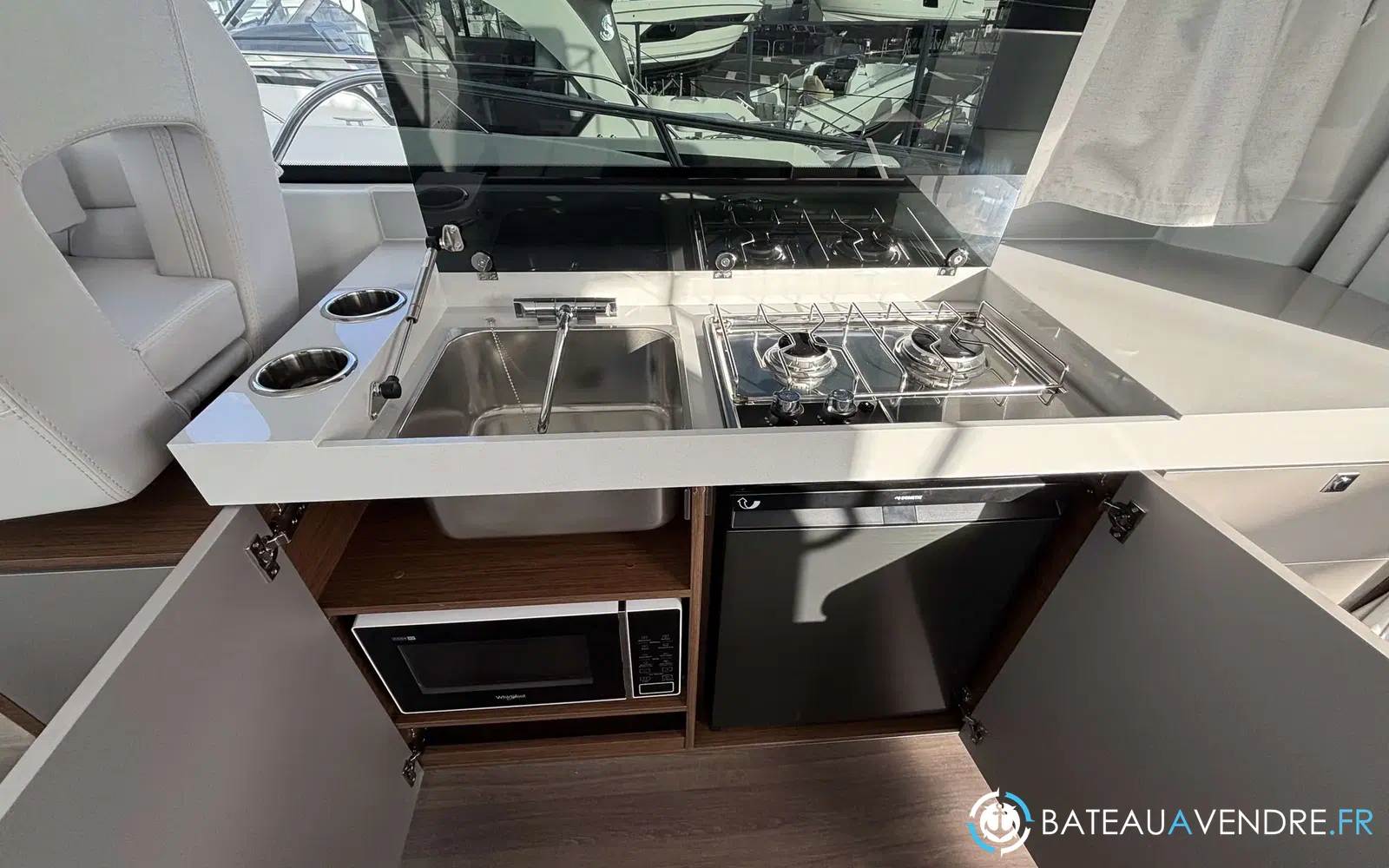 slider 9 Beneteau Antares 11