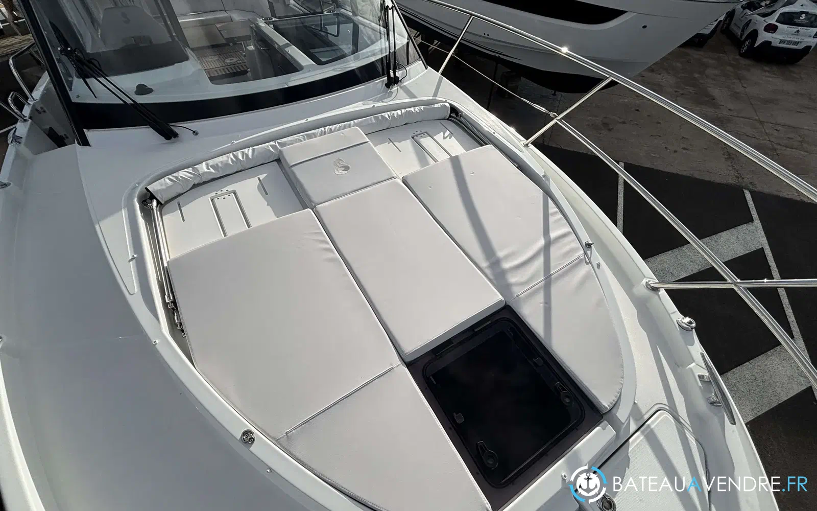 slider 18 Beneteau Antares 11