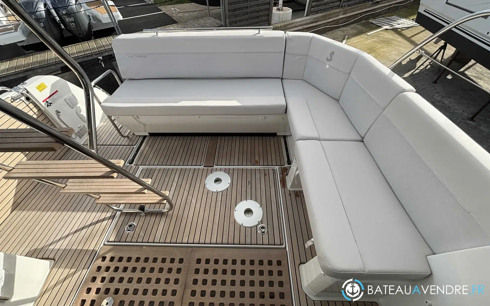 slider 3 Beneteau Antares 11