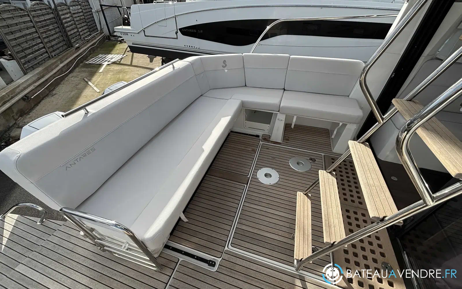 slider 4 Beneteau Antares 11