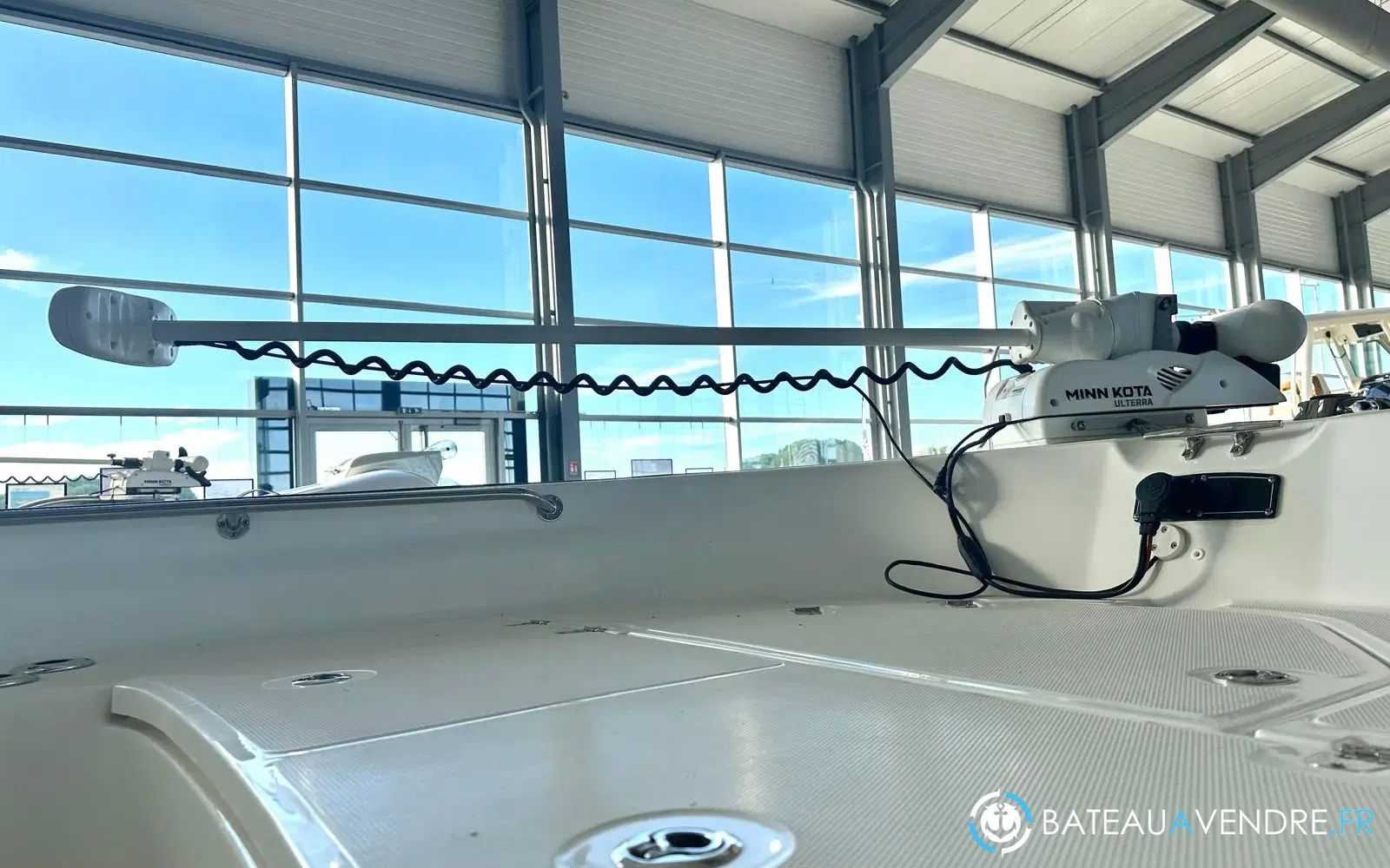 slider 9 Boston Whaler 210 Montauk