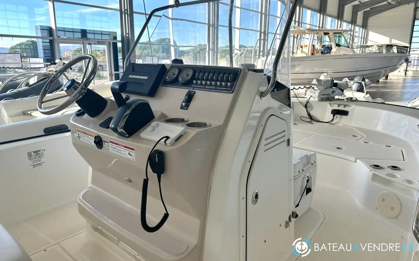 slider 6 Boston Whaler 210 Montauk